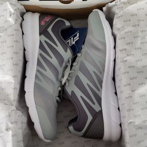 Fila Women's sneakers brand new 8.5